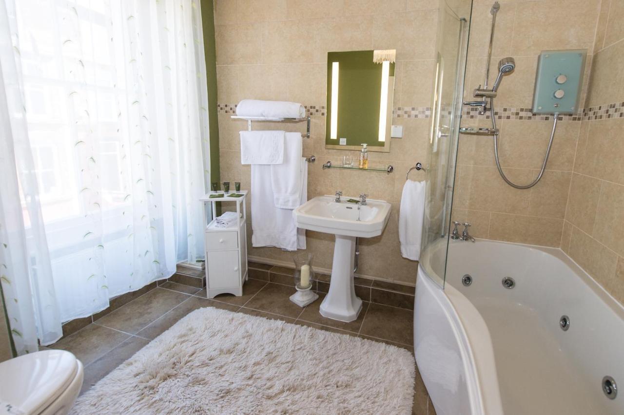 Victoria House Room Only Accommodation Caernarfon Exteriör bild